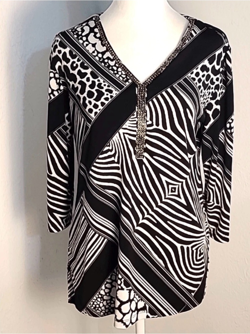 JM Collection Black & White Mixed Animal Print V-Neck Tunic with Beaded Trim - Picture 2 of 9